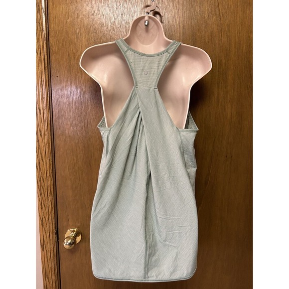 LULULEMON size 4/6? Green tank racerback top Cross-back Loose Fit E23 - Picture 1 of 6